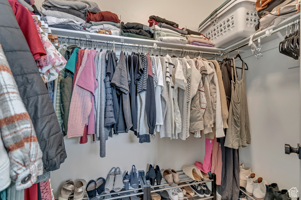 View of walk in closet