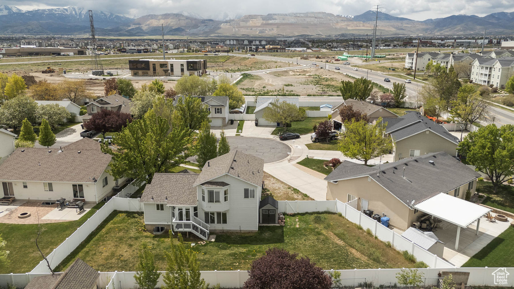 Bird\\\\\\\'s eye view with a residential view and a mountain view