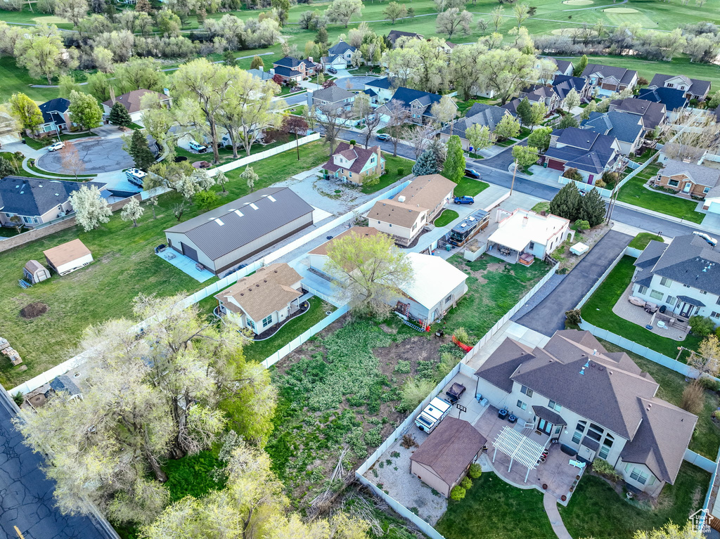 Birds eye view of property featuring a residential view