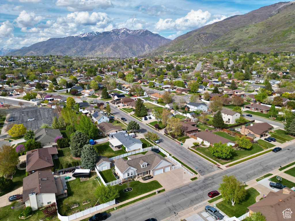 Birds eye view of property featuring a residential view and a mountain view