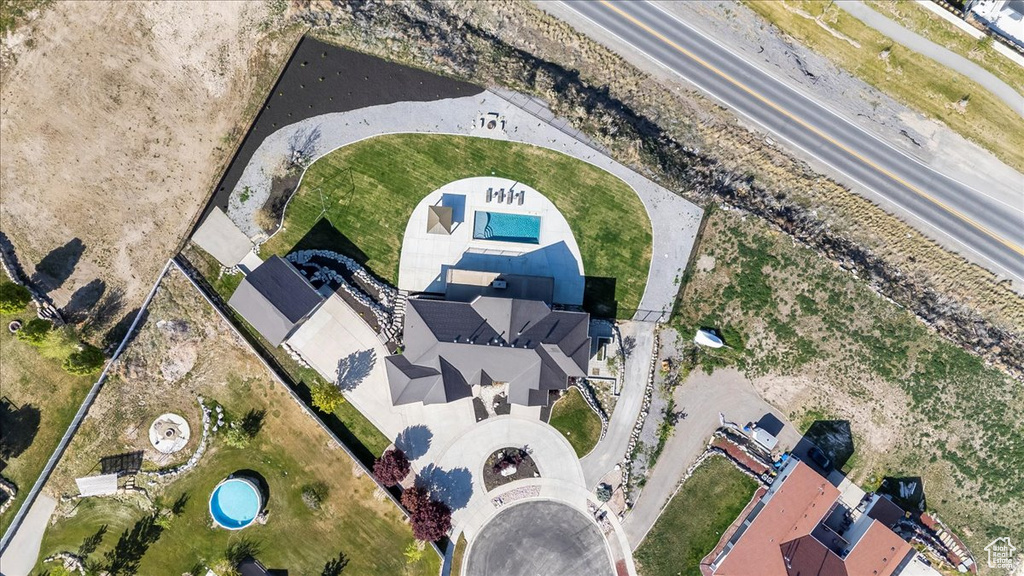 Birds eye view of property