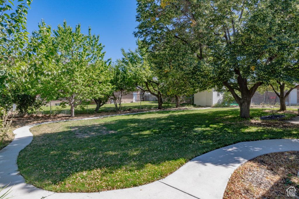 View of yard featuring an outdoor structure