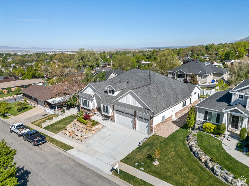 Bird\'s eye view with a residential view