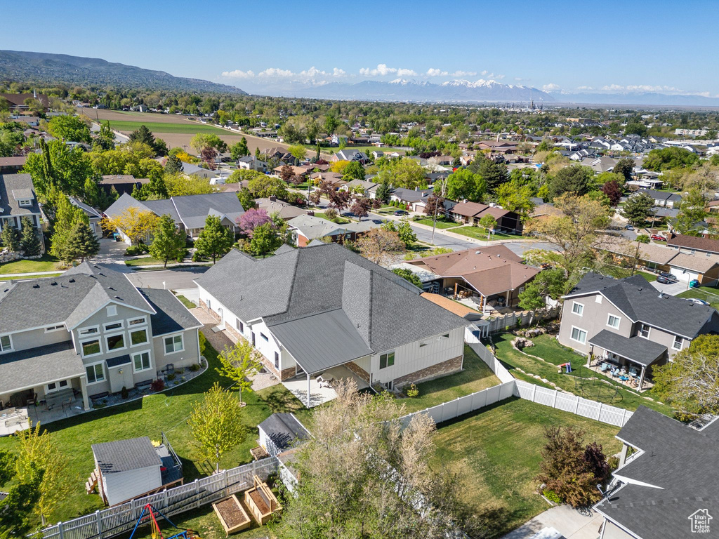 Aerial view with a residential view and a mountain view