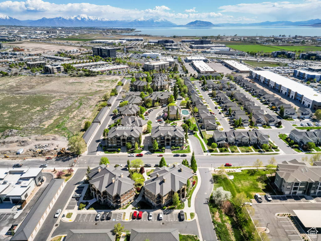 Aerial view with a mountain view