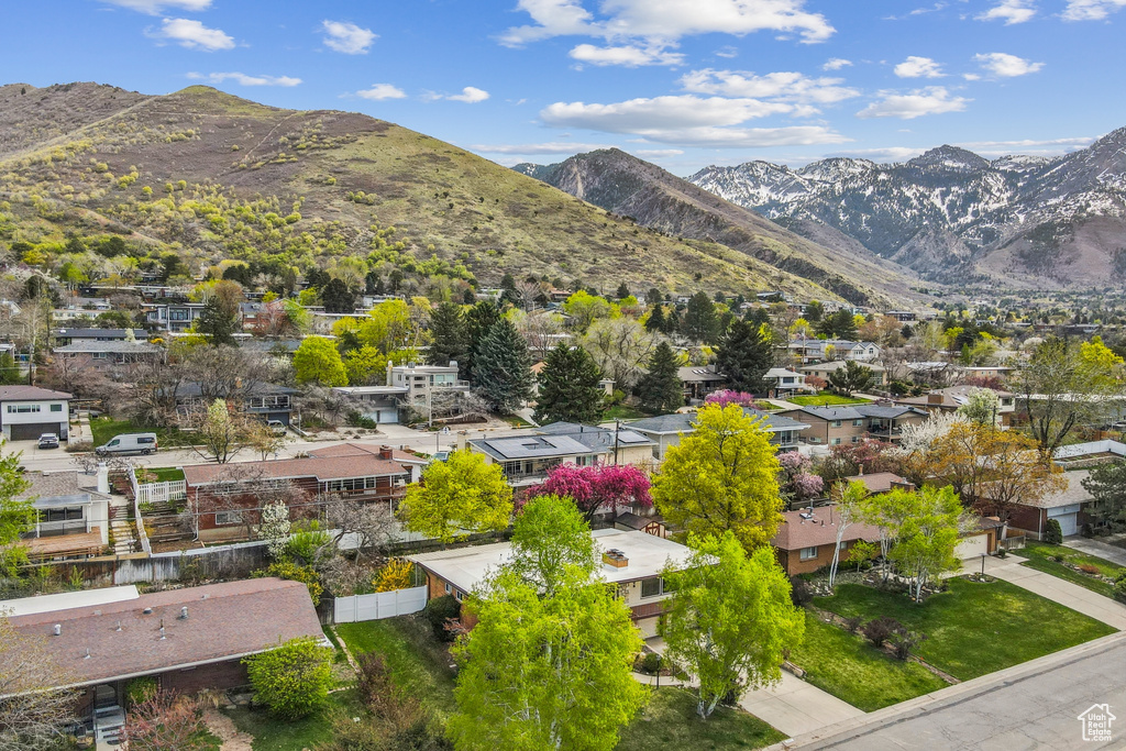 Mountain view featuring a residential view
