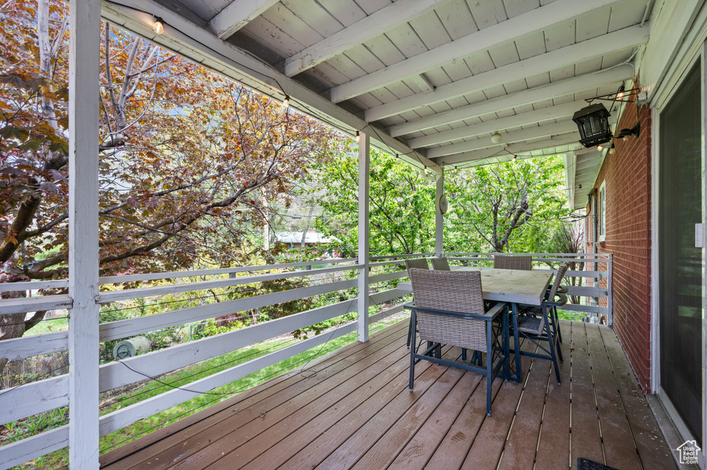 Deck featuring outdoor dining area
