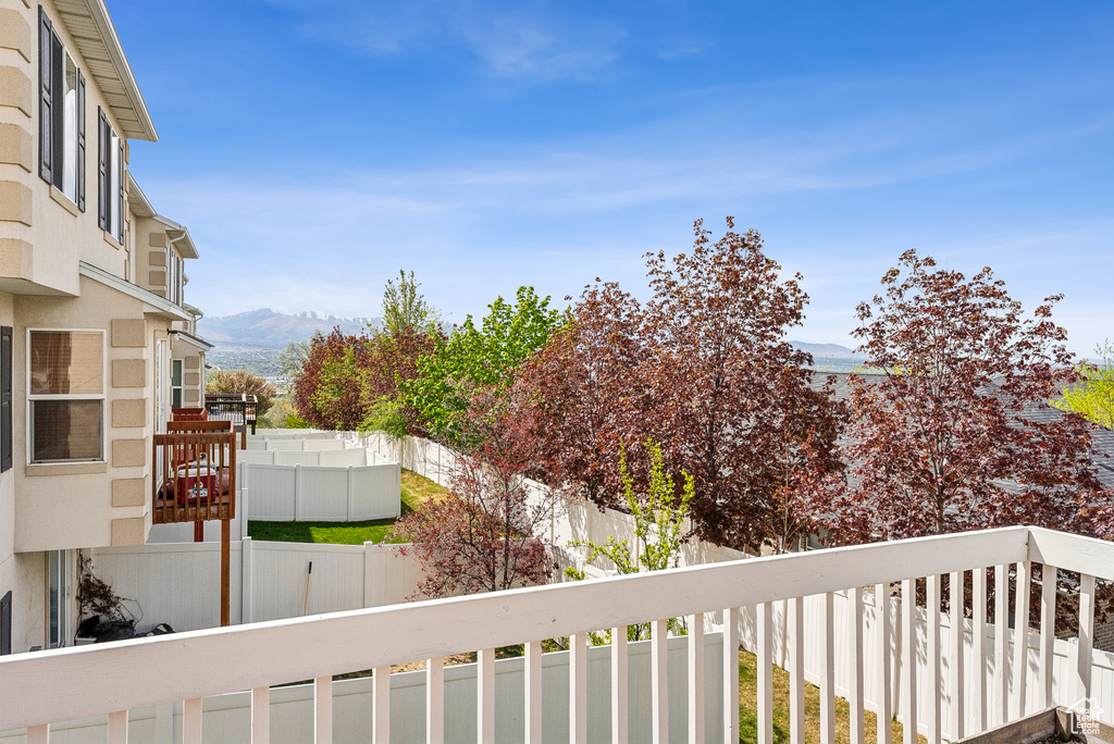 Balcony featuring a mountain view