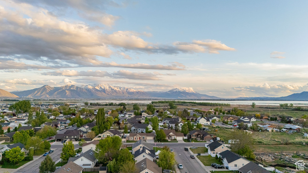 Drone / aerial view featuring a residential view and a mountain view