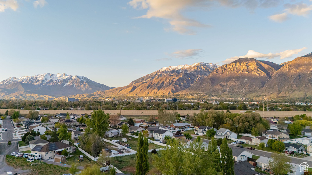 View of mountain feature featuring a residential view