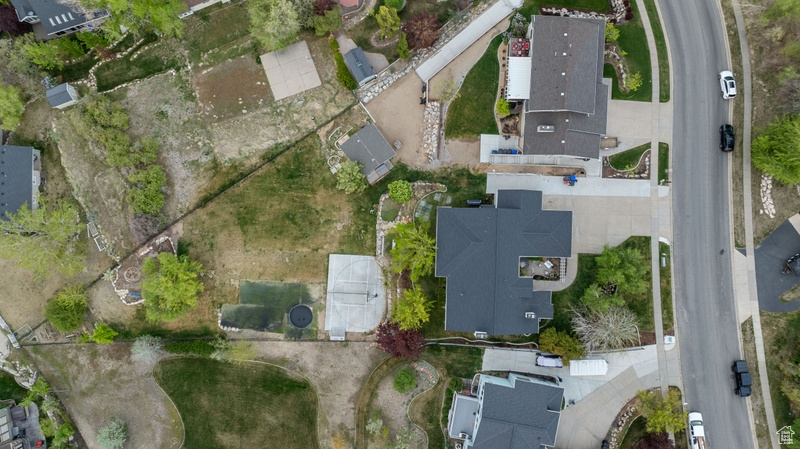 Birds eye view of property