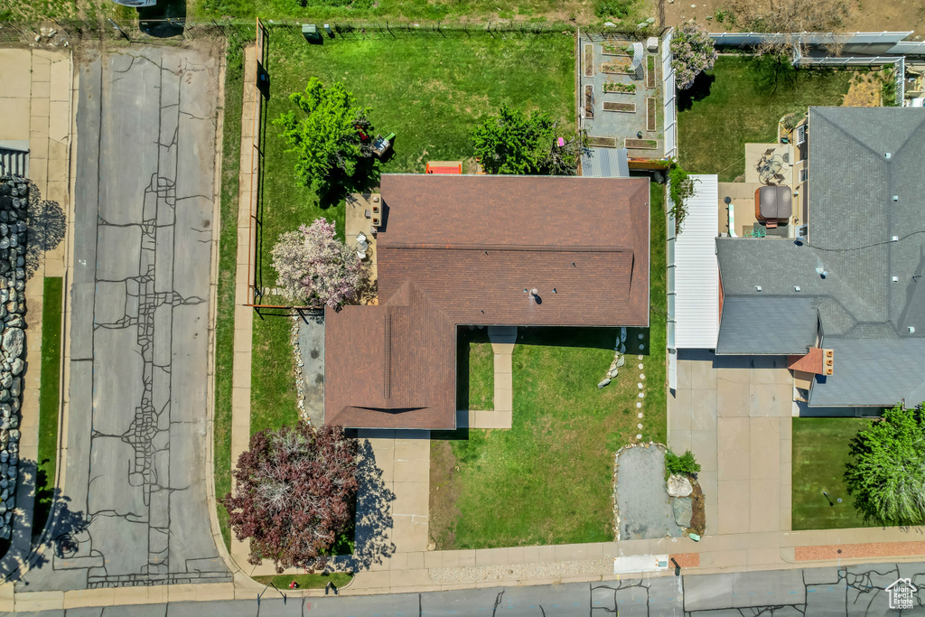 Birds eye view of property