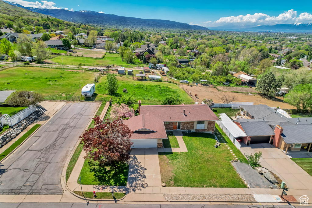 Bird's eye view featuring a mountain view and a residential view