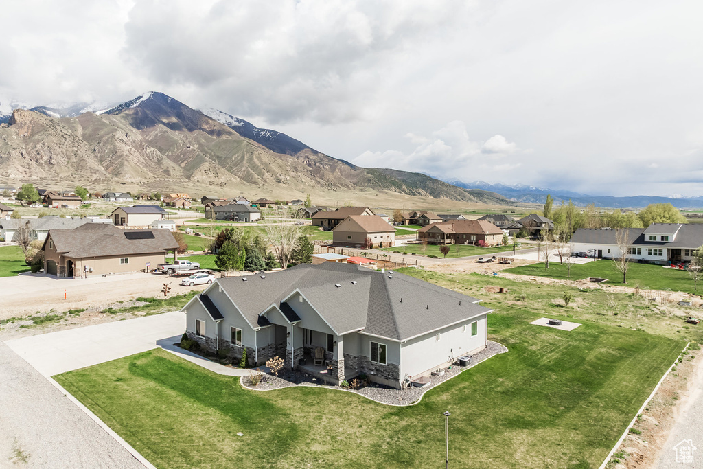 View of mountain feature with a residential view
