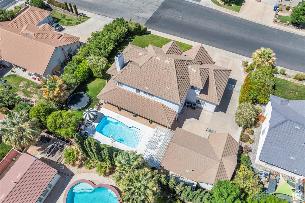 Bird's eye view with a residential view