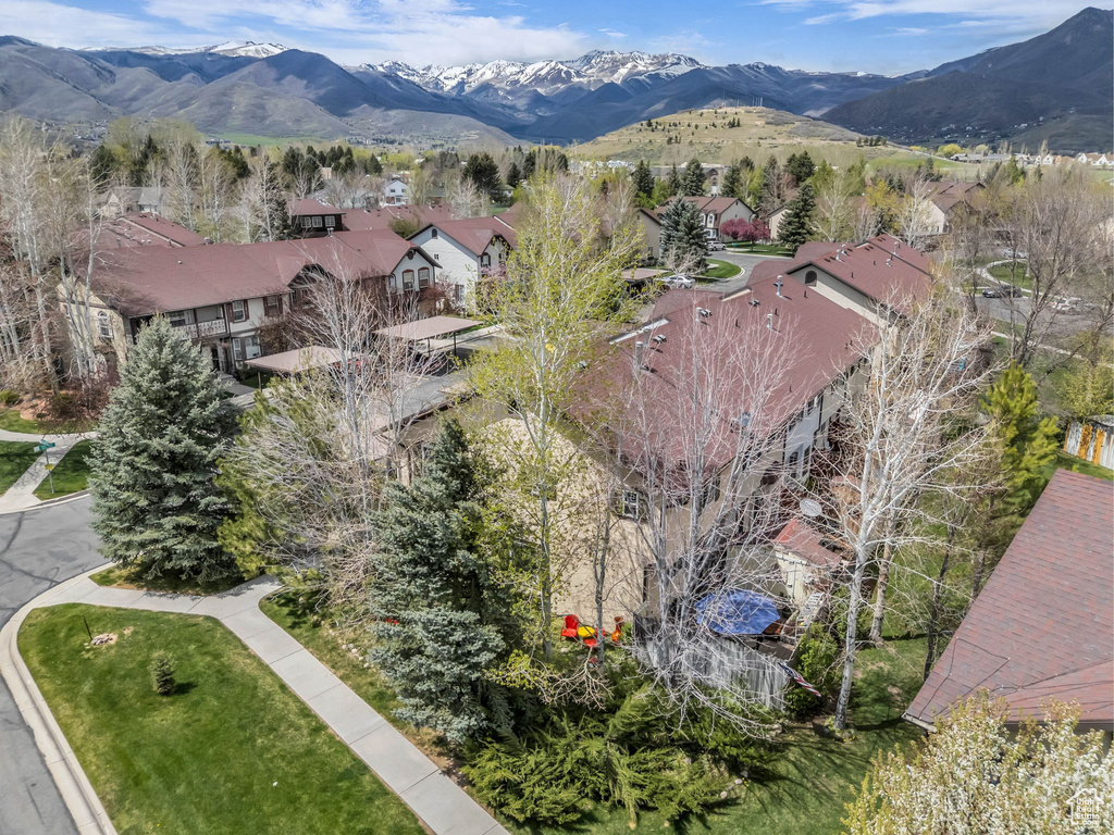 Bird\\\'s eye view with a mountain view and a residential view