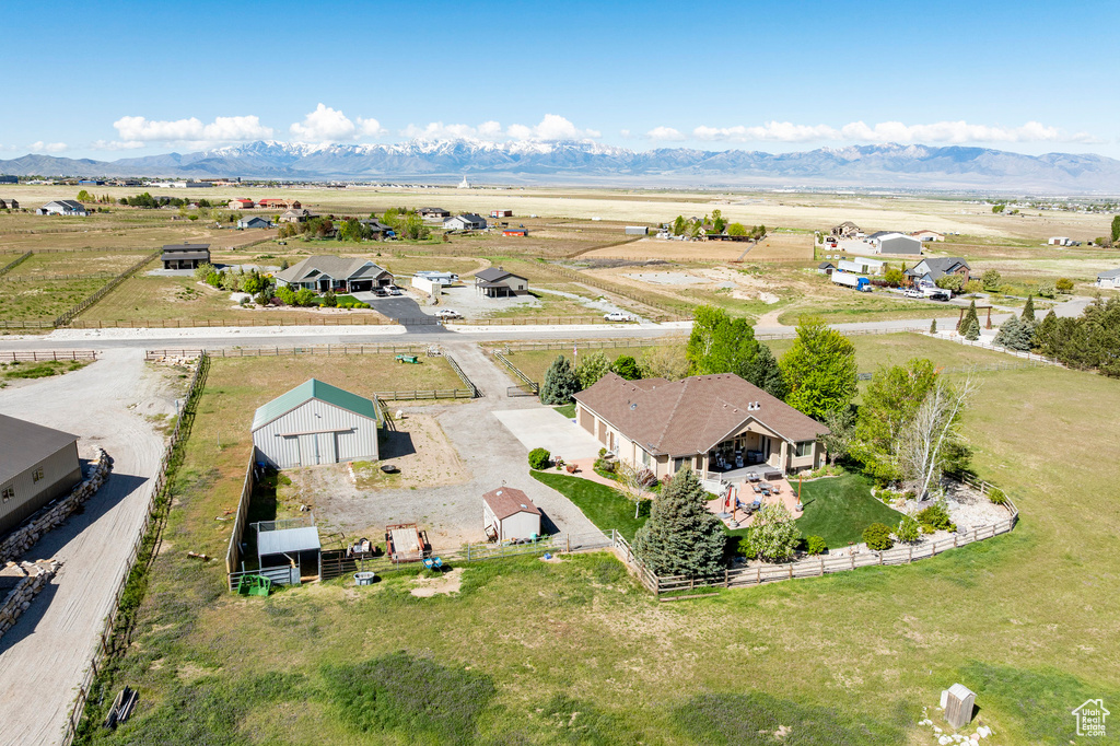 Bird's eye view with a mountain view