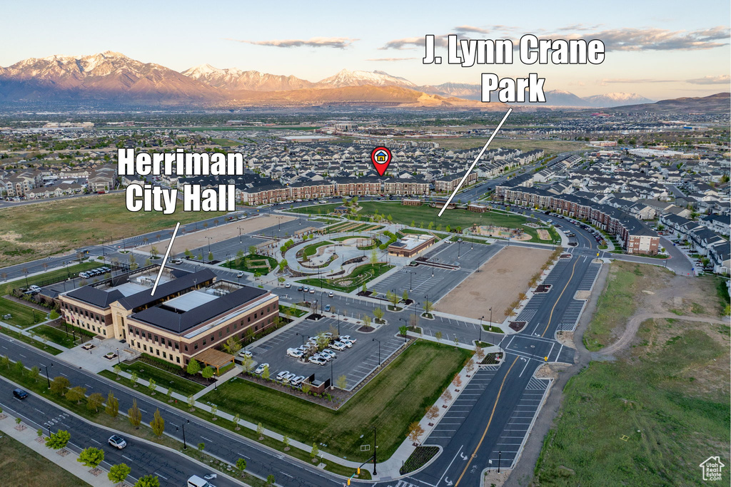 Aerial view with a mountain view