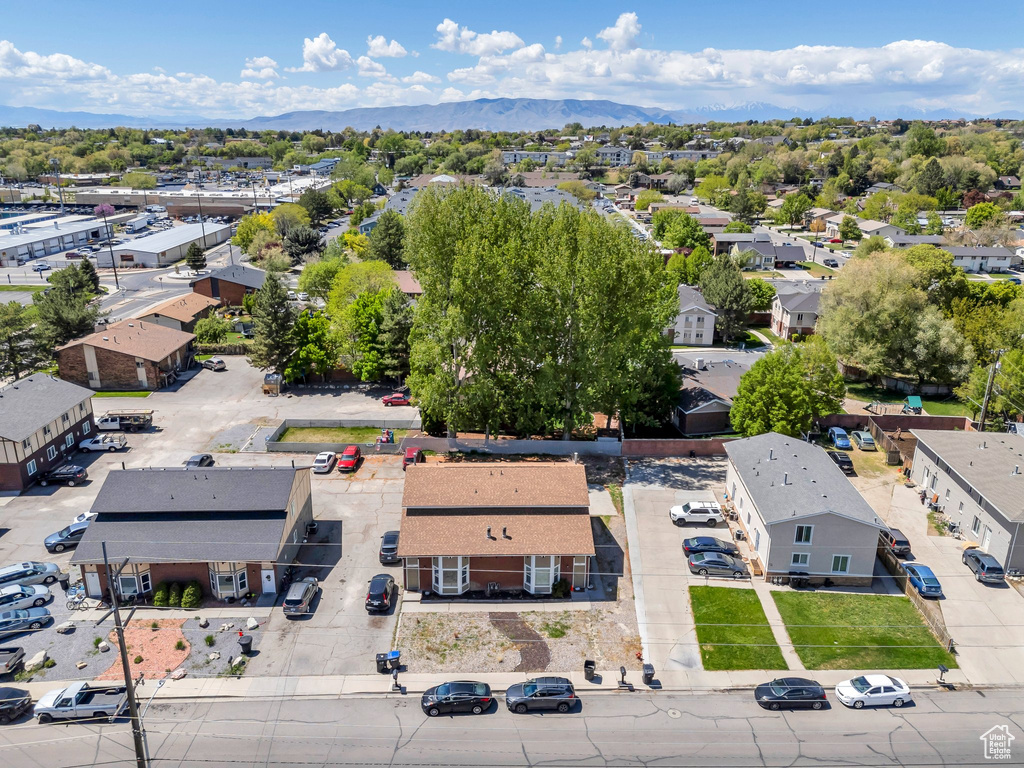 Bird's eye view featuring a mountain view and a residential view