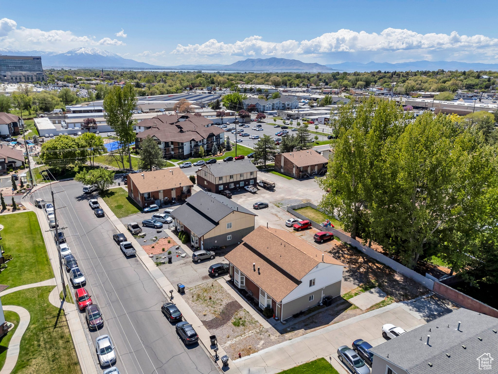 Bird's eye view with a mountain view