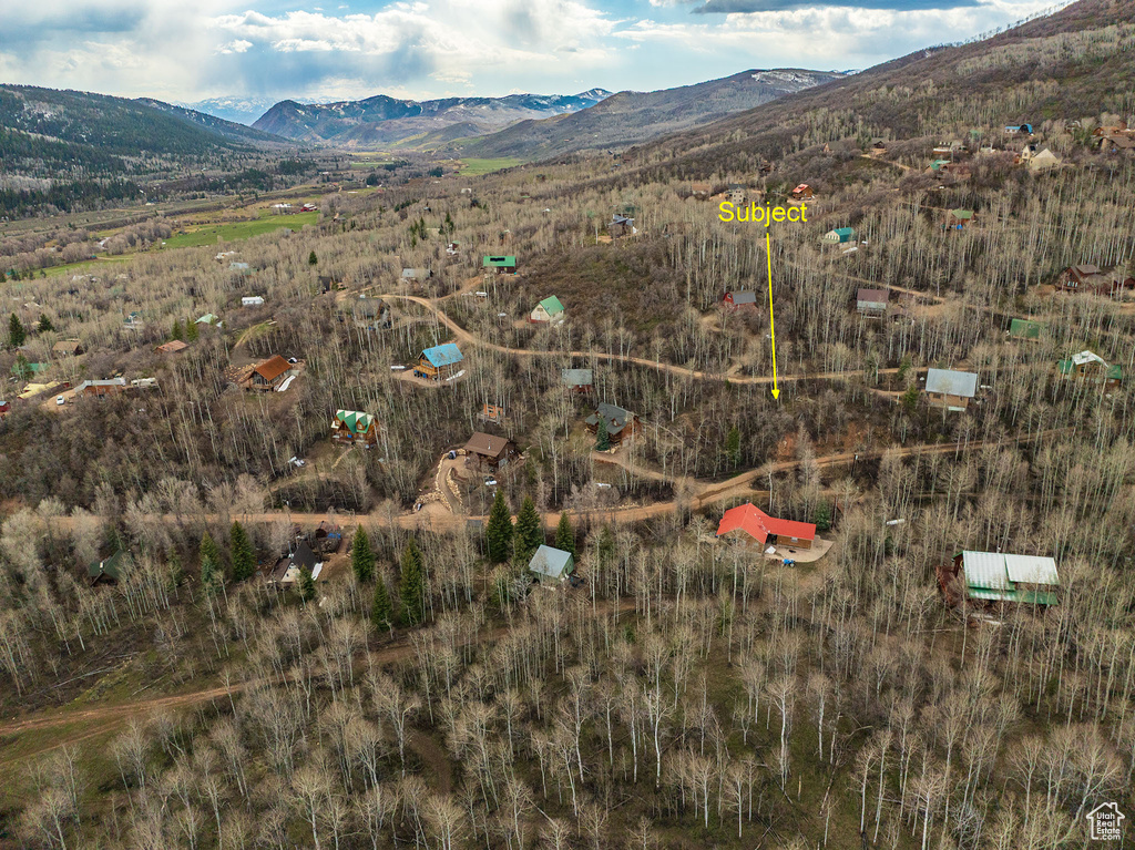 Bird's eye view with a mountain view
