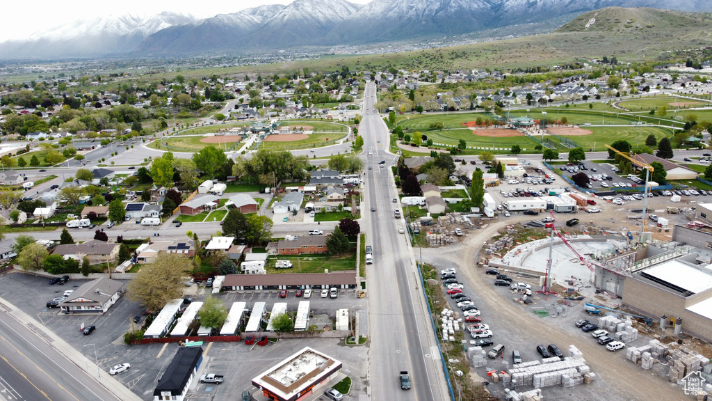 Birds eye view of property featuring a mountain view