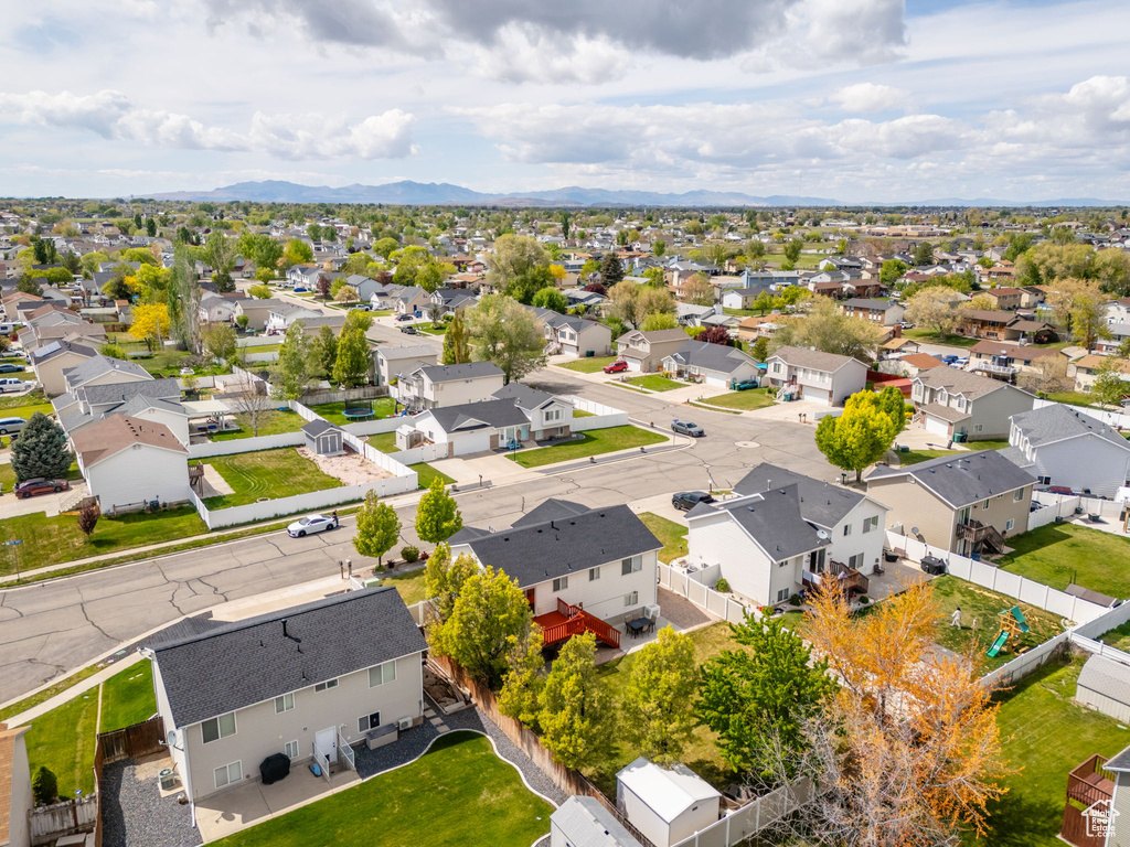 Bird\'s eye view with a residential view and a mountain view