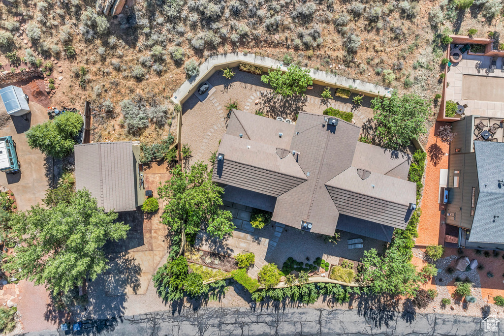 Birds eye view of property