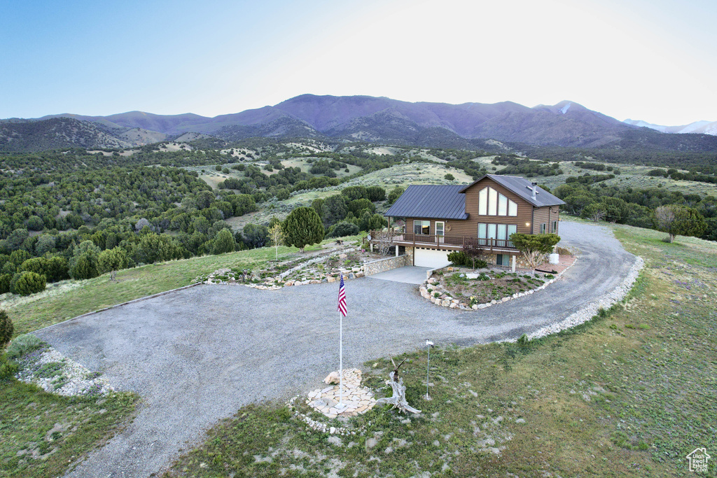 Drone / aerial view featuring a mountain view
