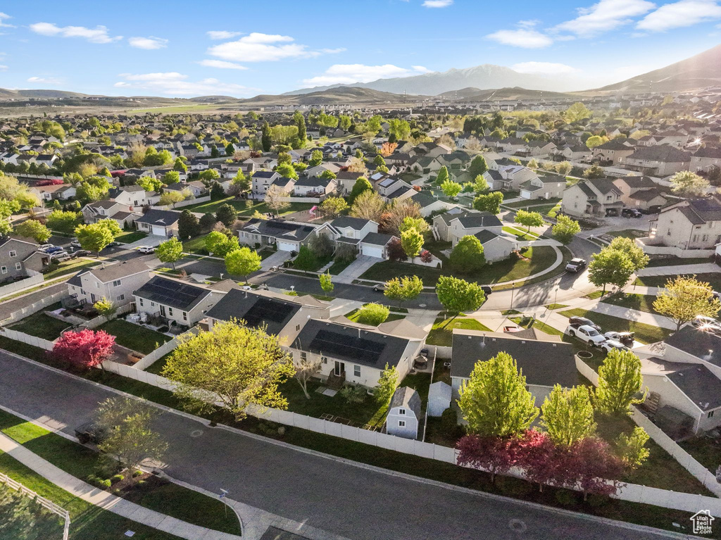 Birds eye view of property featuring a residential view and a mountain view