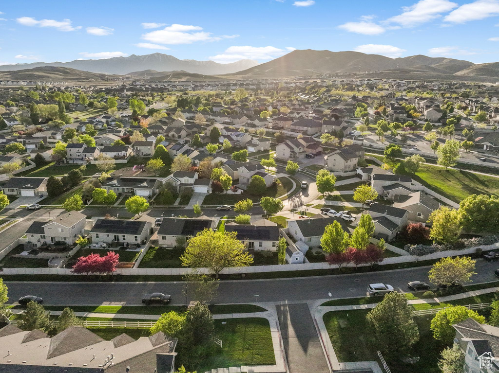 Bird's eye view with a residential view and a mountain view