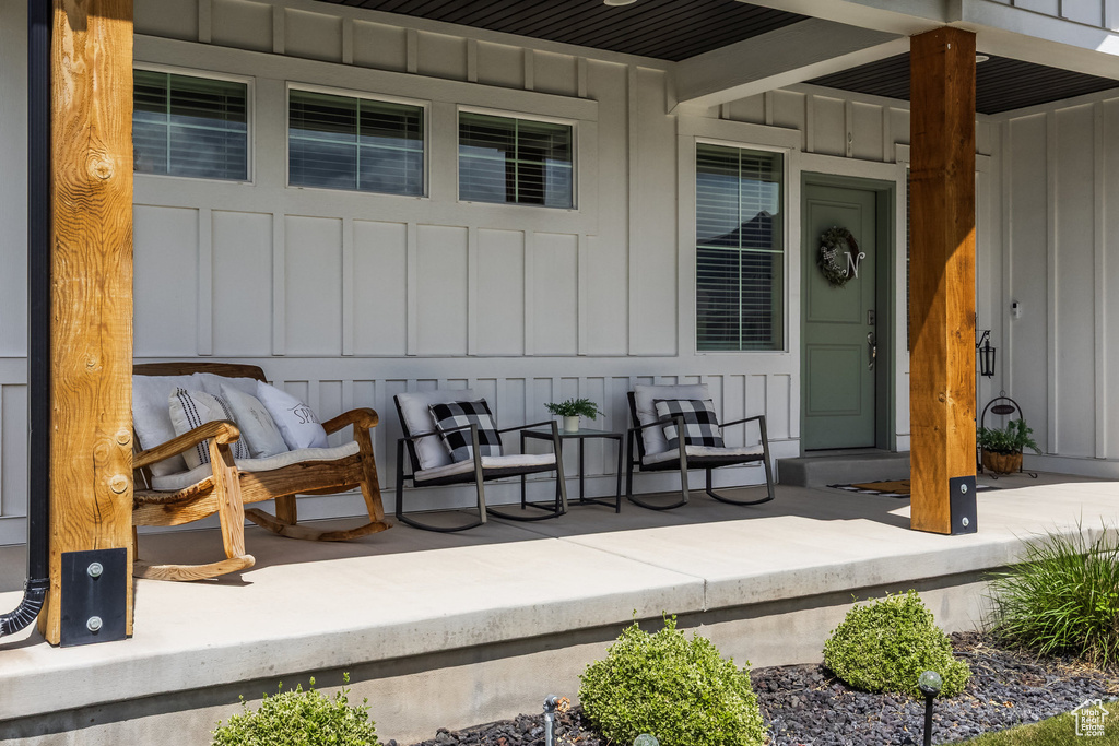 View of patio / terrace featuring covered porch