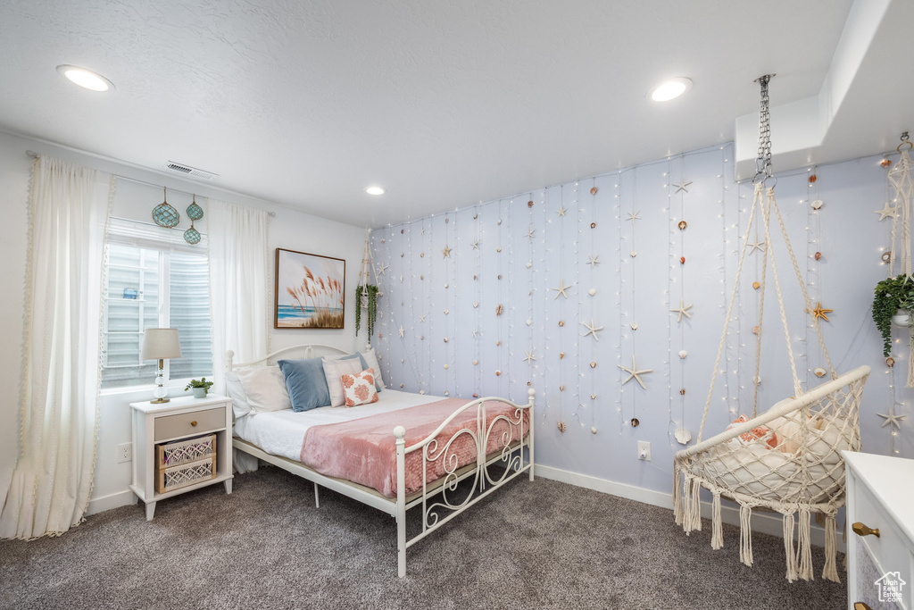 Bedroom with recessed lighting, baseboards, visible vents, and carpet