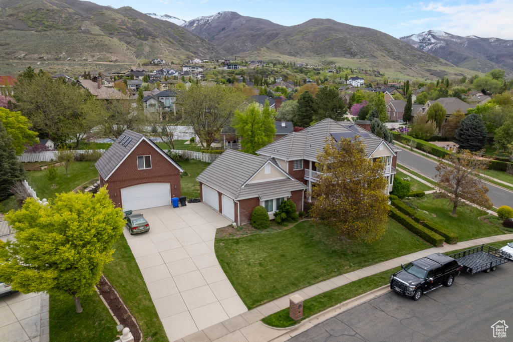 Bird\\\\\\\'s eye view featuring a mountain view and a residential view