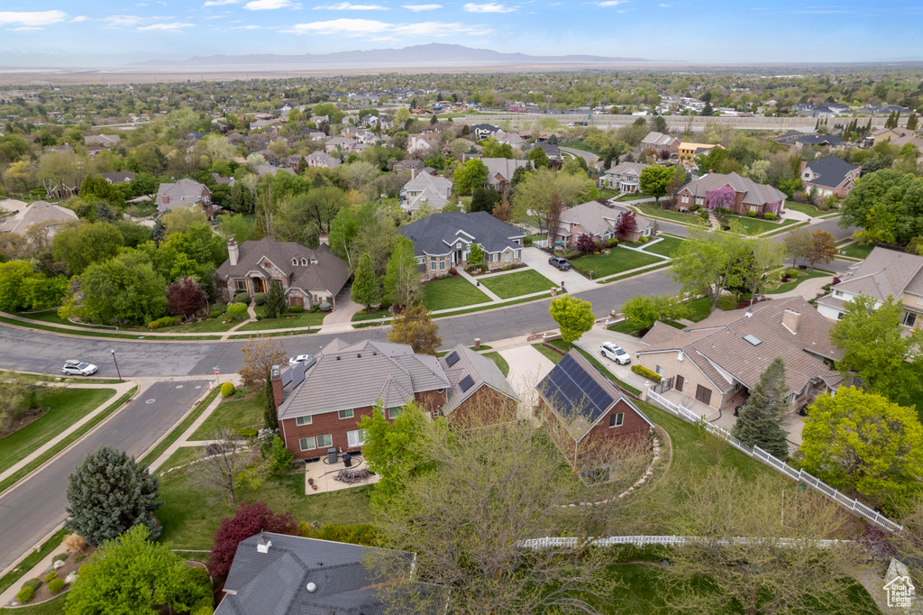 Aerial view with a residential view and a mountain view
