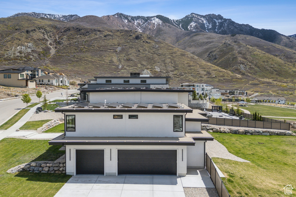 View of mountain feature