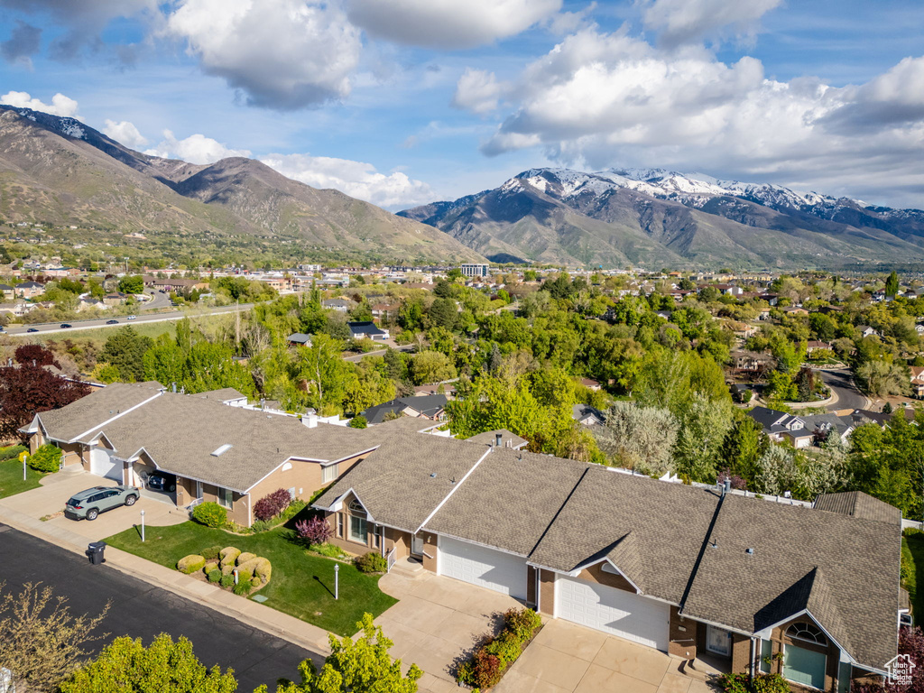 Bird\'s eye view featuring a residential view and a mountain view