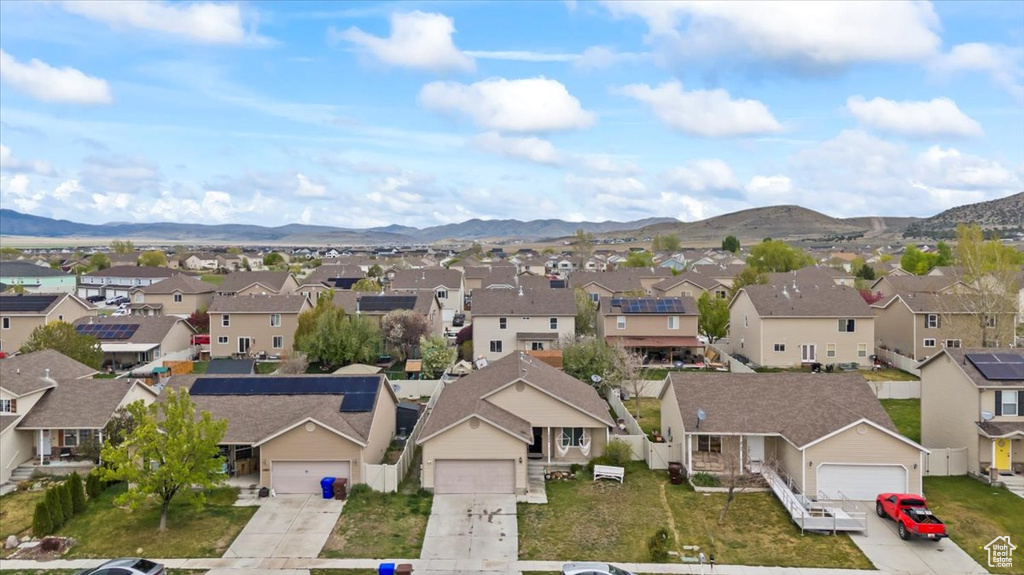 Bird's eye view featuring a residential view and a mountain view