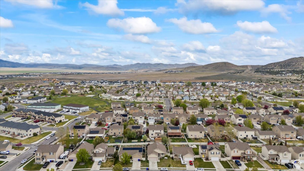 Bird's eye view featuring a mountain view and a residential view