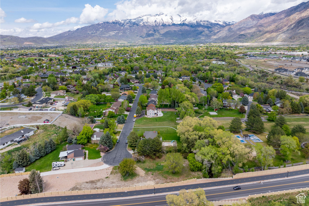 Bird\\\'s eye view with a mountain view and a residential view