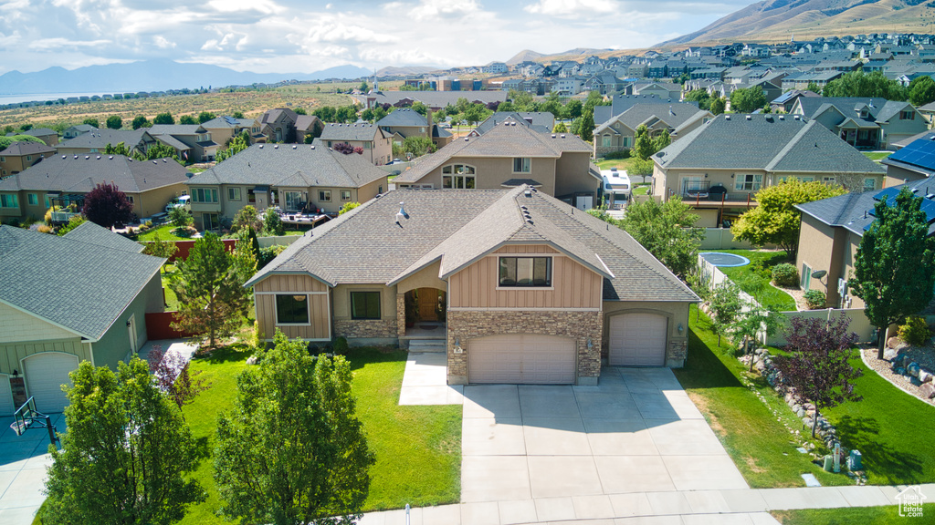 Bird\\\'s eye view with a residential view and a mountain view