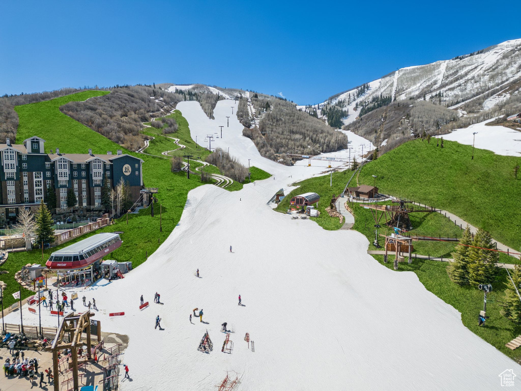View of property\'s community featuring a mountain view