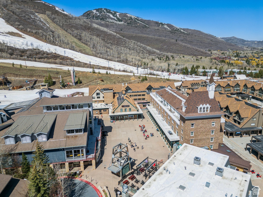 Drone / aerial view featuring a mountain view