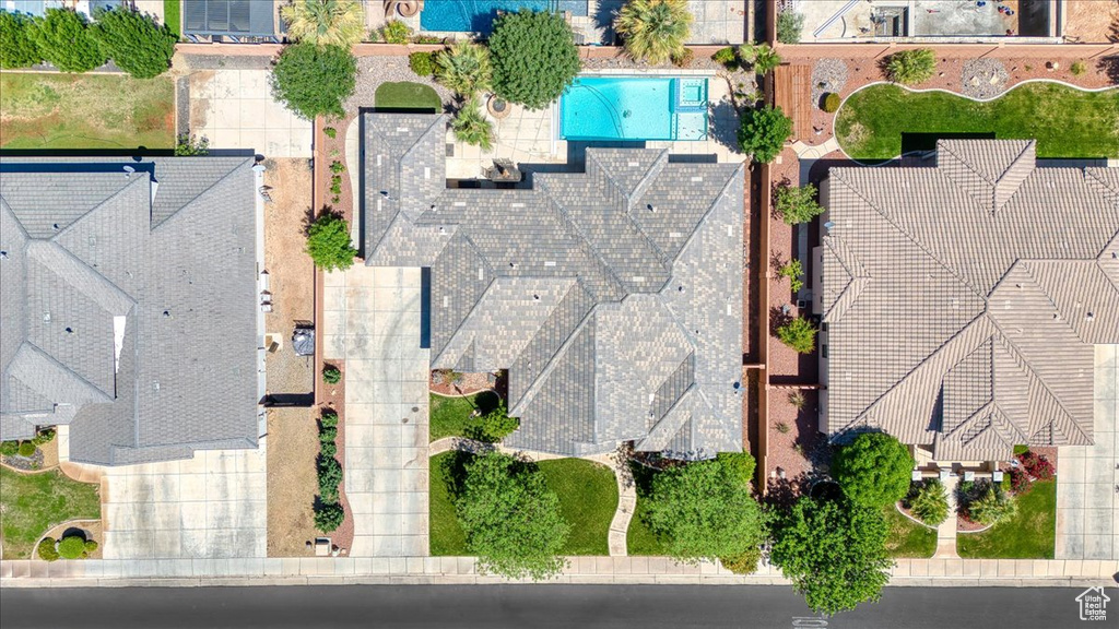 Birds eye view of property