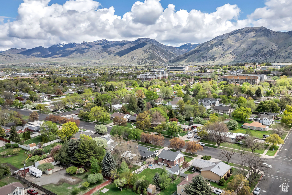 Bird\'s eye view with a residential view and a mountain view