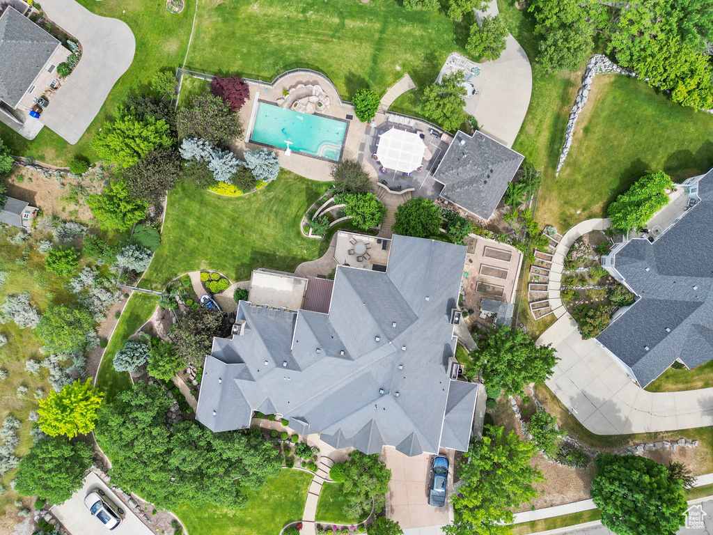Birds eye view of property
