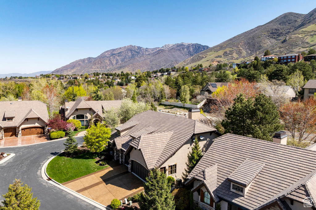 Aerial view with a residential view and a mountain view