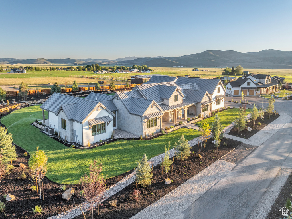 Drone / aerial view featuring a mountain view