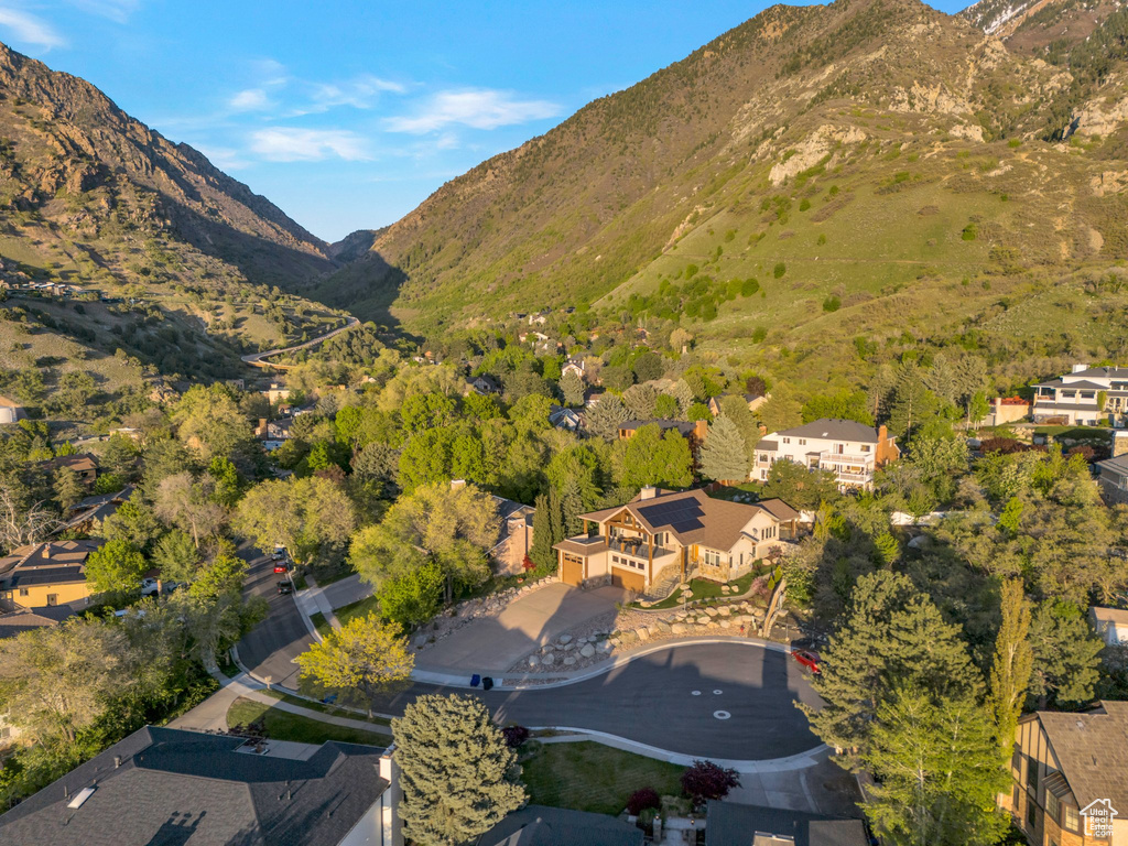 Bird\'s eye view featuring a mountain view