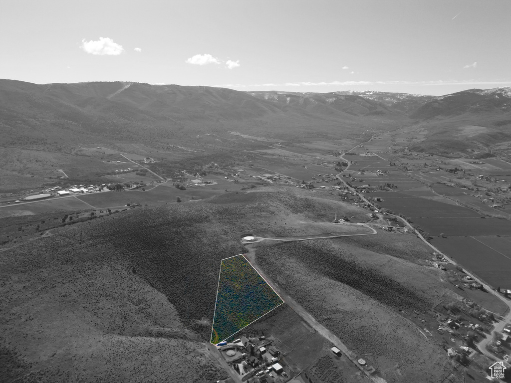 Drone / aerial view featuring a mountain view